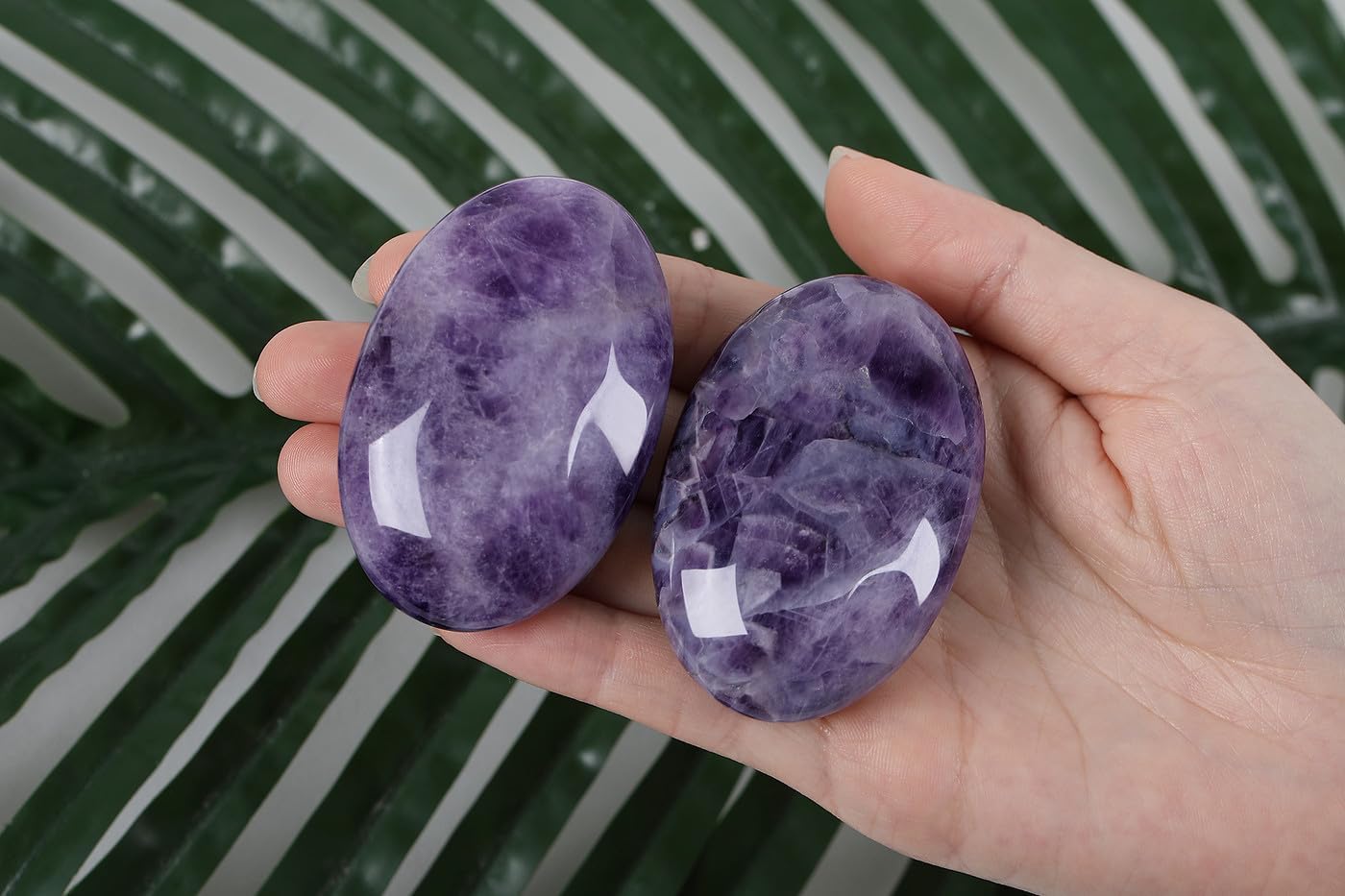 XIANNVXI Pierre de Paume Pierre Naturelle Amethyste Cristaux Thérapeutique pour Guérison Méditation Relaxation Décoration