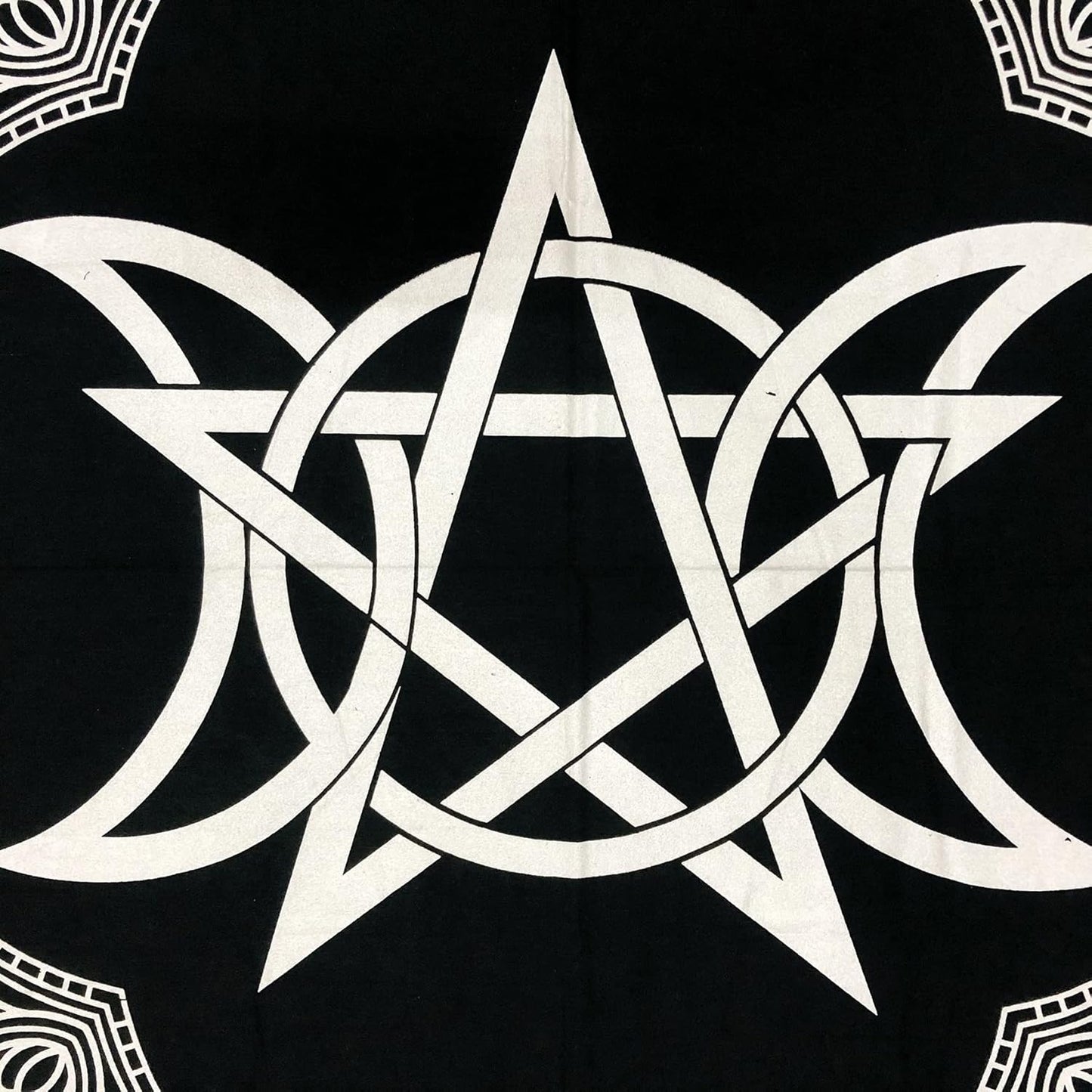 THE ART BOX Tissu Cartes de Tarot Serviettes Accessoires de Sorcellerie Nappe en Or Noir Carré Tissu céleste Spirituel avec Franges, Pentagramme Triquetra, 24X24 Pouces